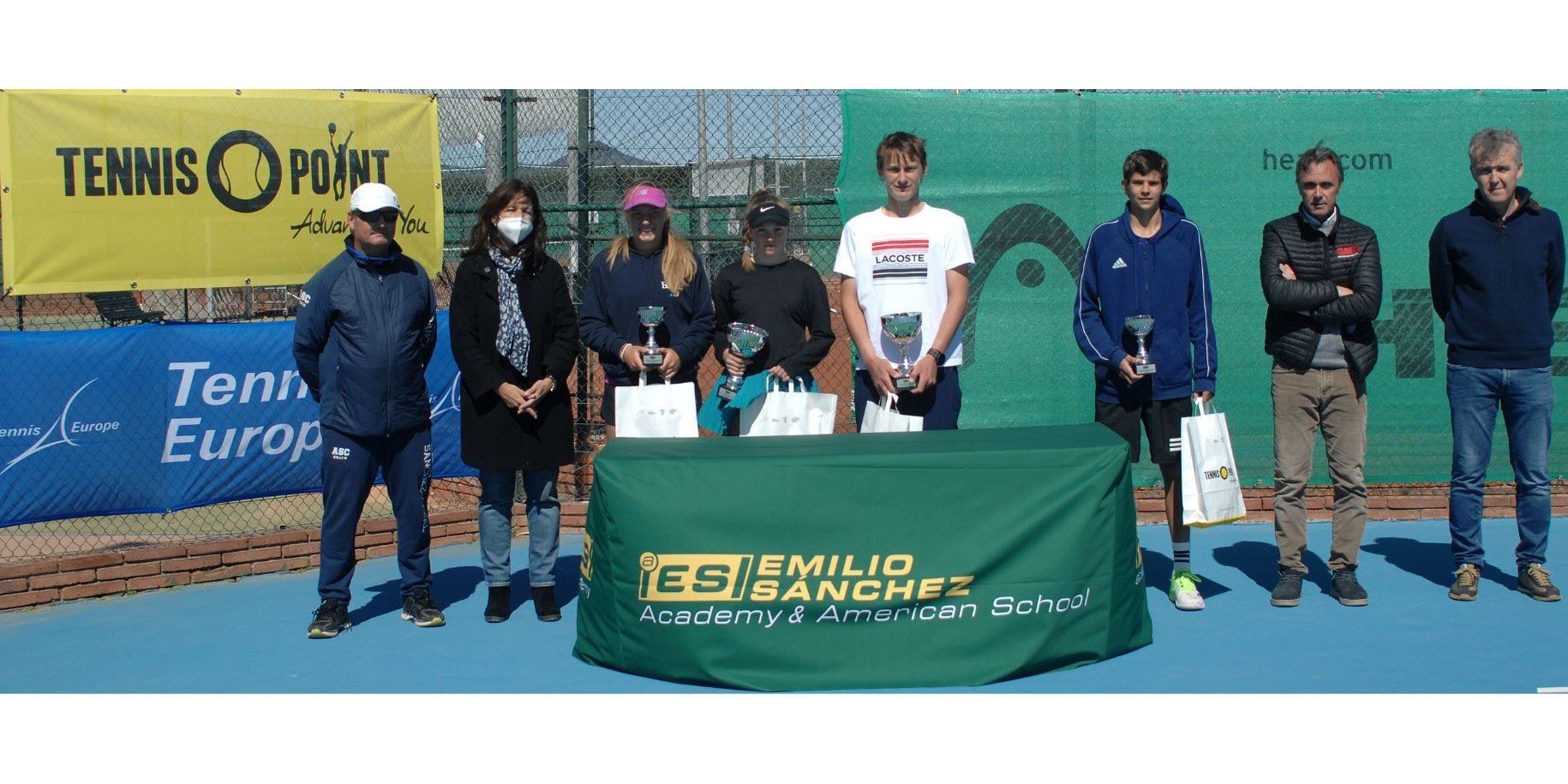 Derepasko and Kovackova, champions Tennis Europe U16 Emilio Sánchez Academy.
